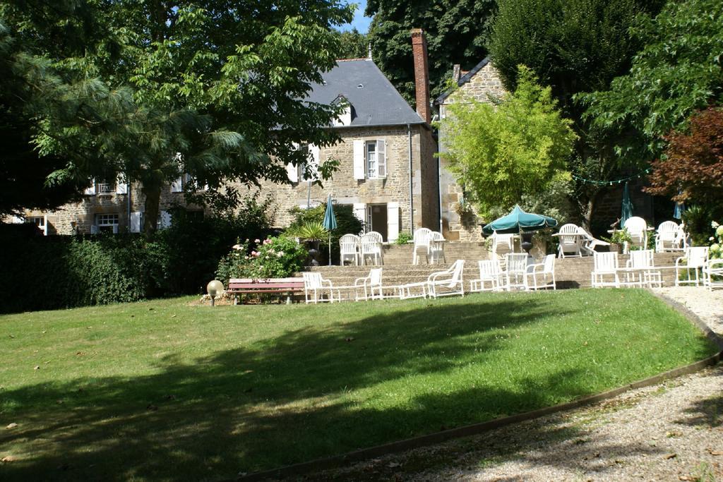 Logis Hotel Du Chateau Combourg Ngoại thất bức ảnh