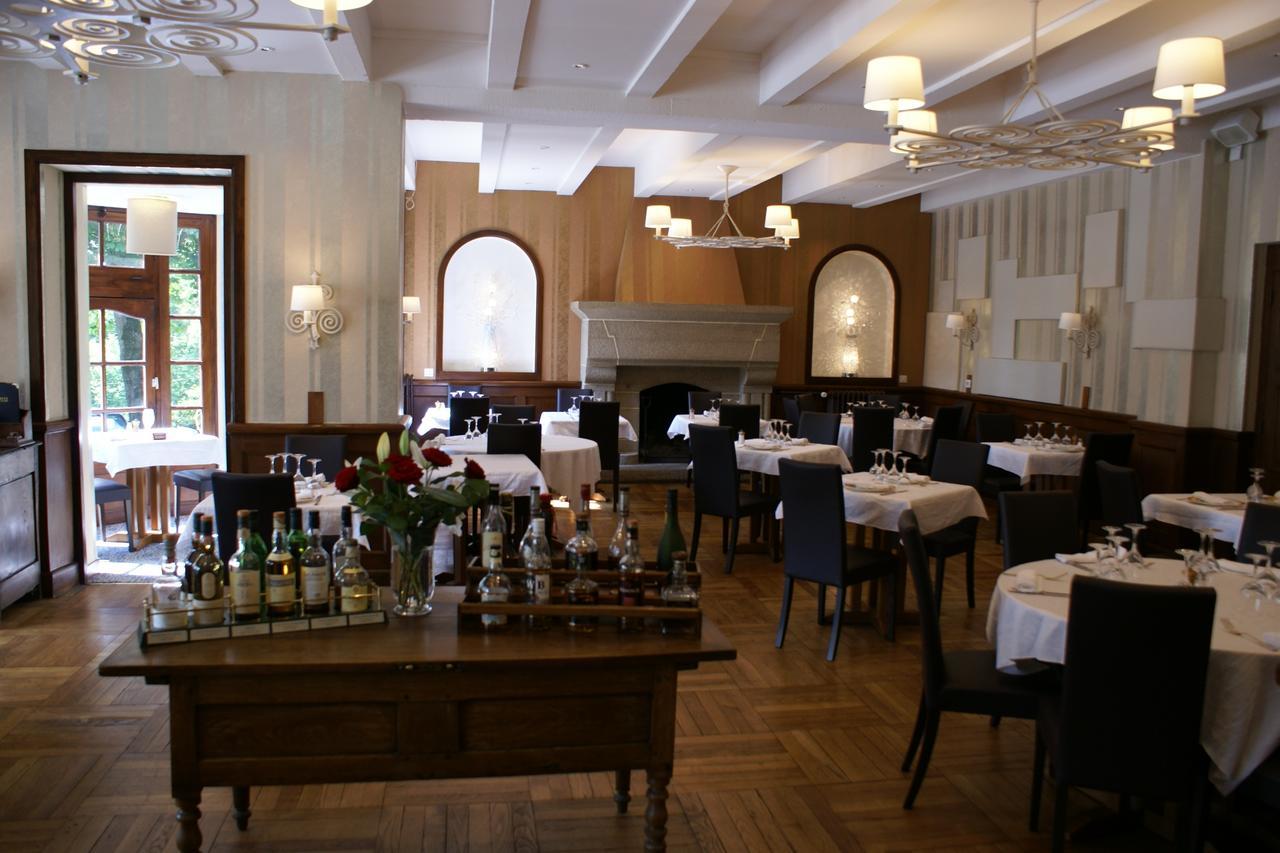 Logis Hotel Du Chateau Combourg Ngoại thất bức ảnh